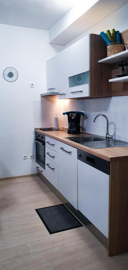 Radenka Zafron Apartment Vodice Exteriör bild