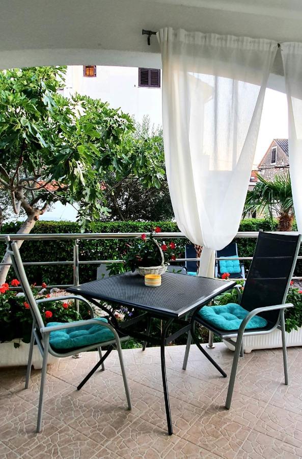 Radenka Zafron Apartment Vodice Exteriör bild