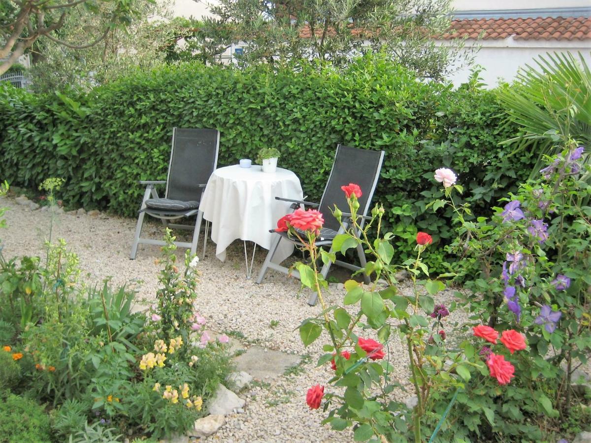 Radenka Zafron Apartment Vodice Exteriör bild