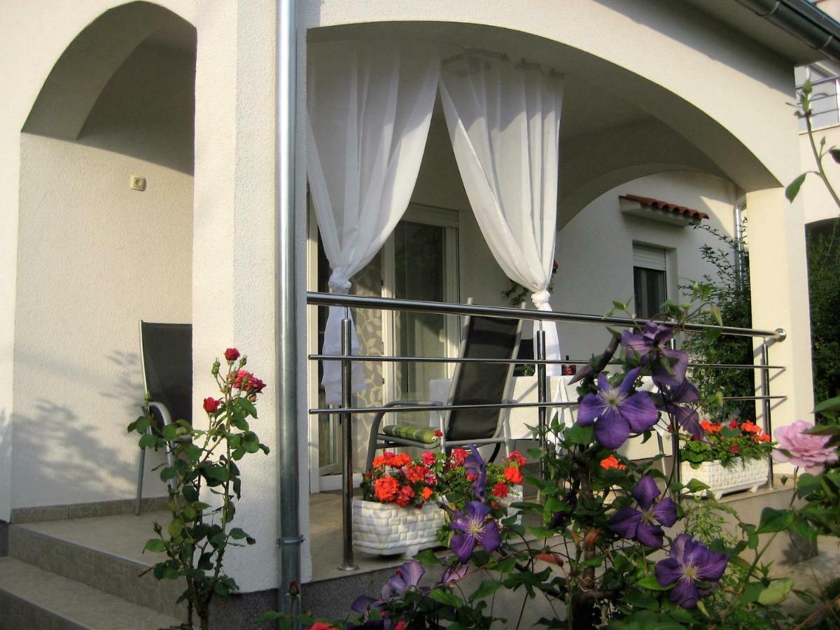 Radenka Zafron Apartment Vodice Exteriör bild