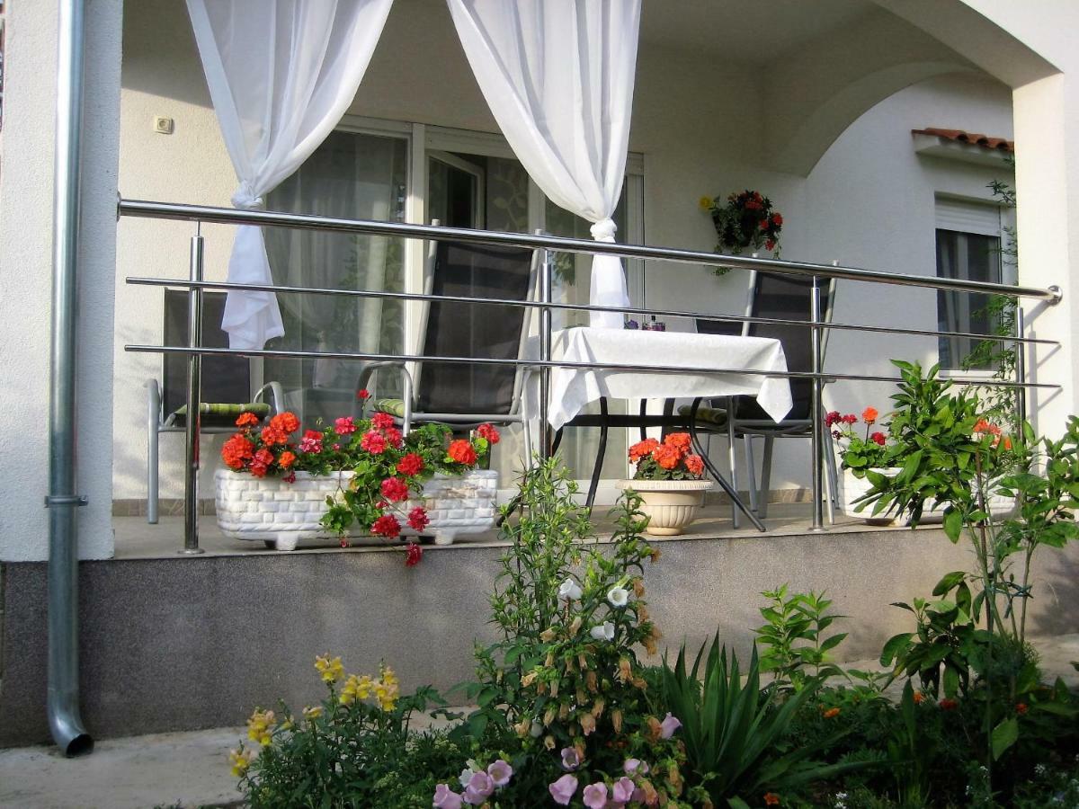 Radenka Zafron Apartment Vodice Exteriör bild